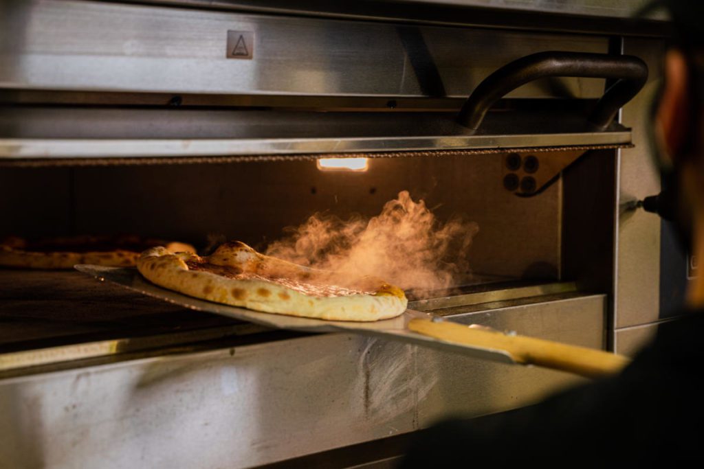 Fizza’s speciality are 24/7 automated pizza vending machines, offering high quality freshly baked pizzas.